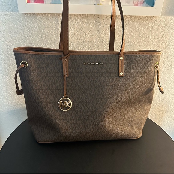 Michael Kors Signature Large Tote Brown Monogram MK Shoulder Bag Purse - Picture 1 of 10